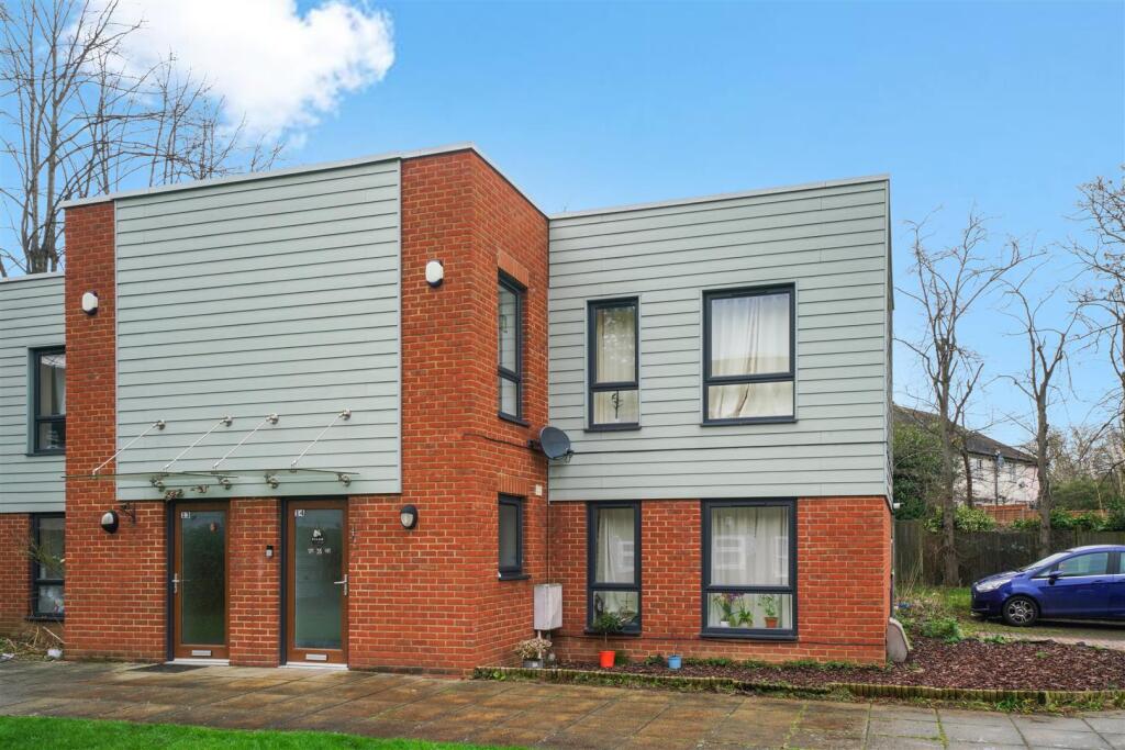 Flat 14, Montague Fell - lPotOxipaXciazO8FKFv.jpg