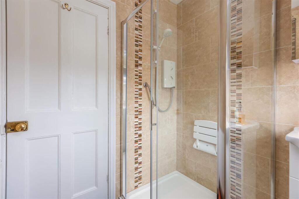 Maudon Avenue 40 Shower Room-2.jpg