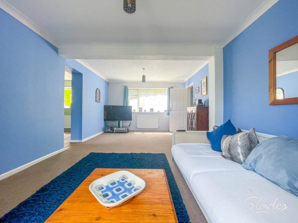 103 Meadway lounge 3