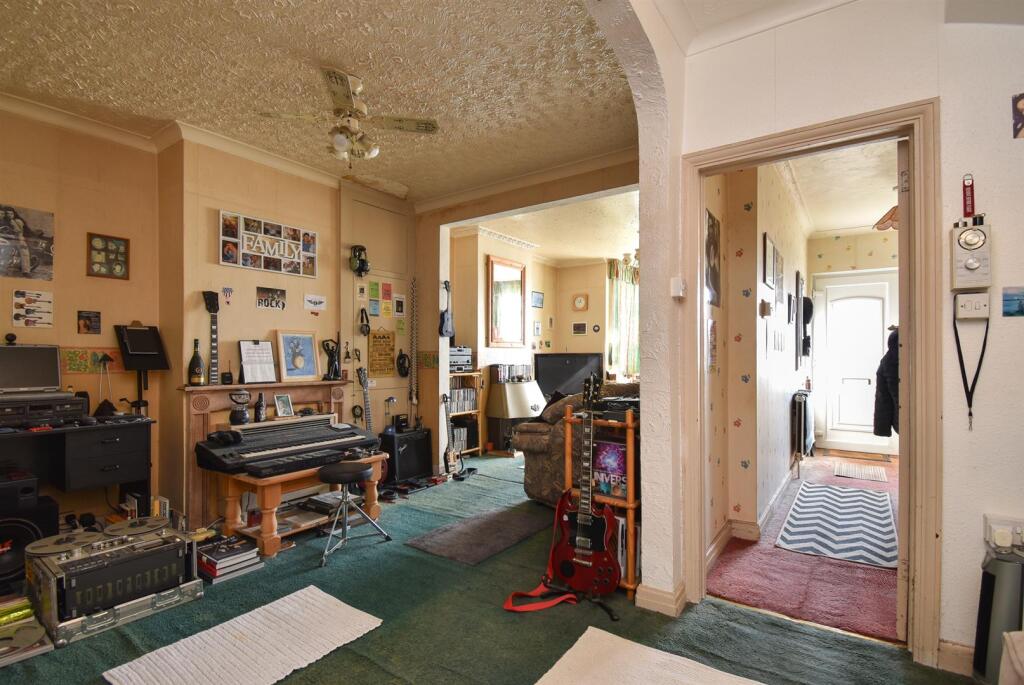 Reception rooms