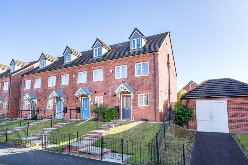 15 Station Road external.jpg