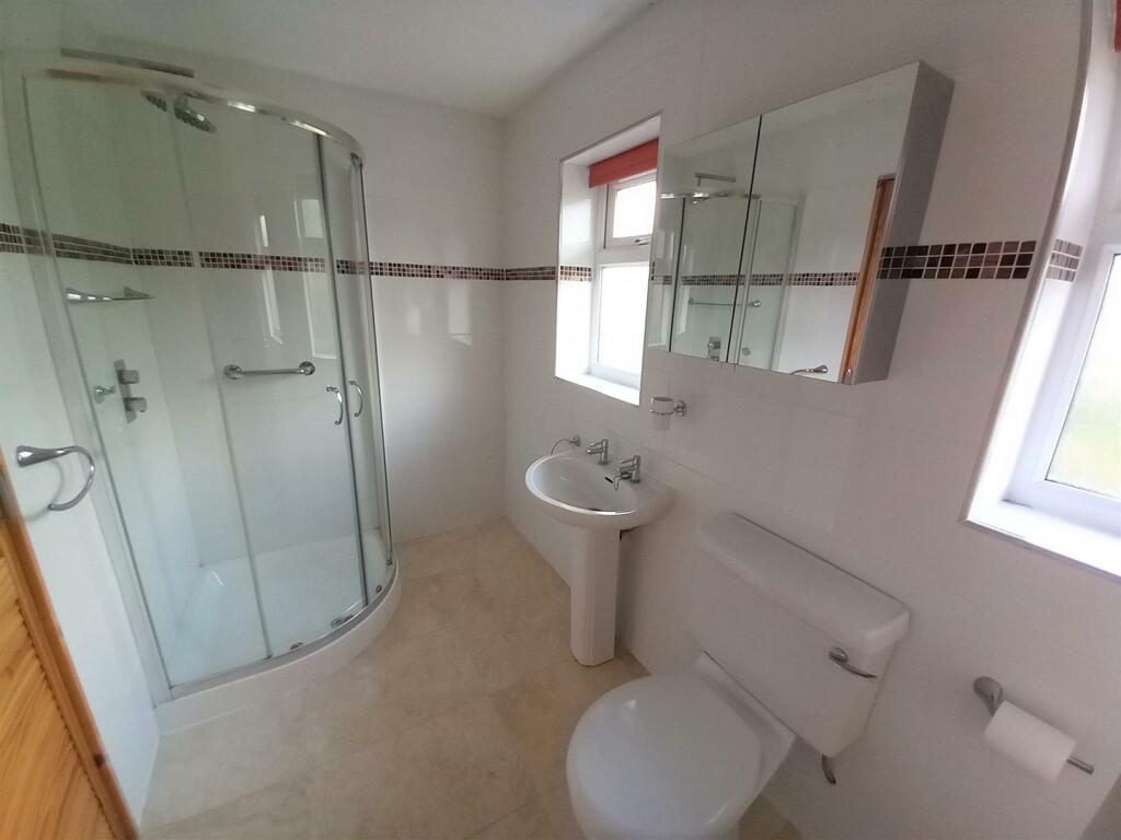 Shower Room.jpg