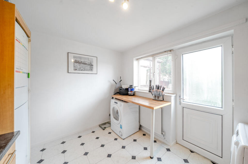 1315053-4-685a8f8...