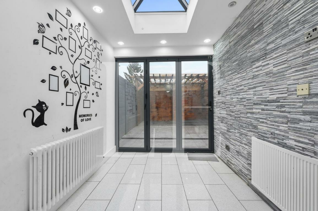 Haselbury Road (11).png