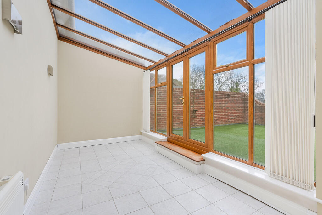WONHAM PLACE, 8 (...