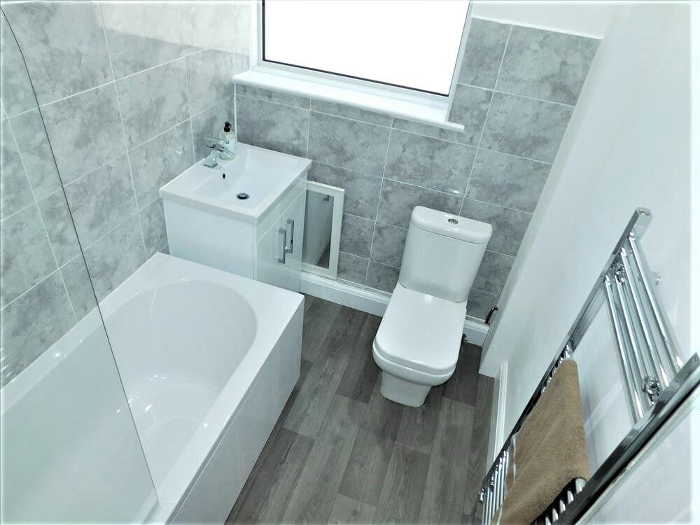 Bathroom/shower