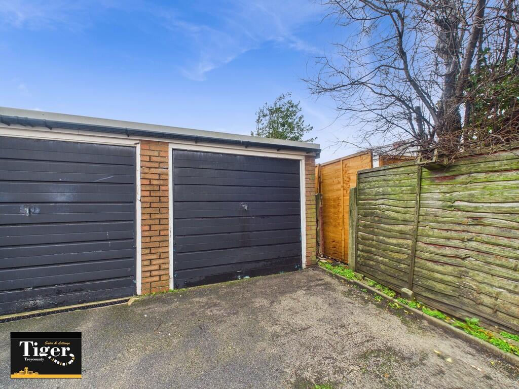 CAM02176G0-PR0774...