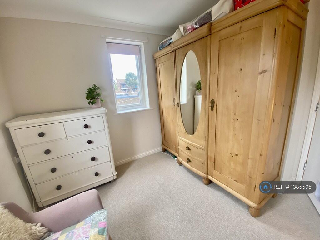 First Floor Bedroom 4.93x2.79m2