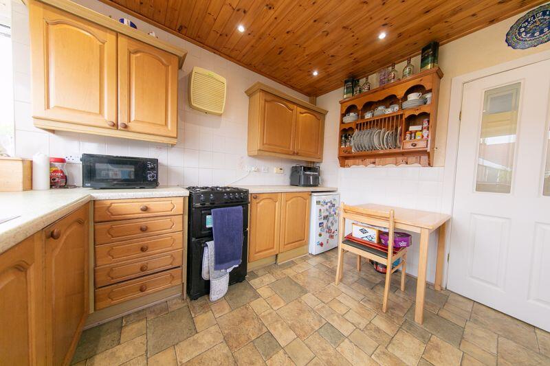 Kitchen &amp; breakfast room