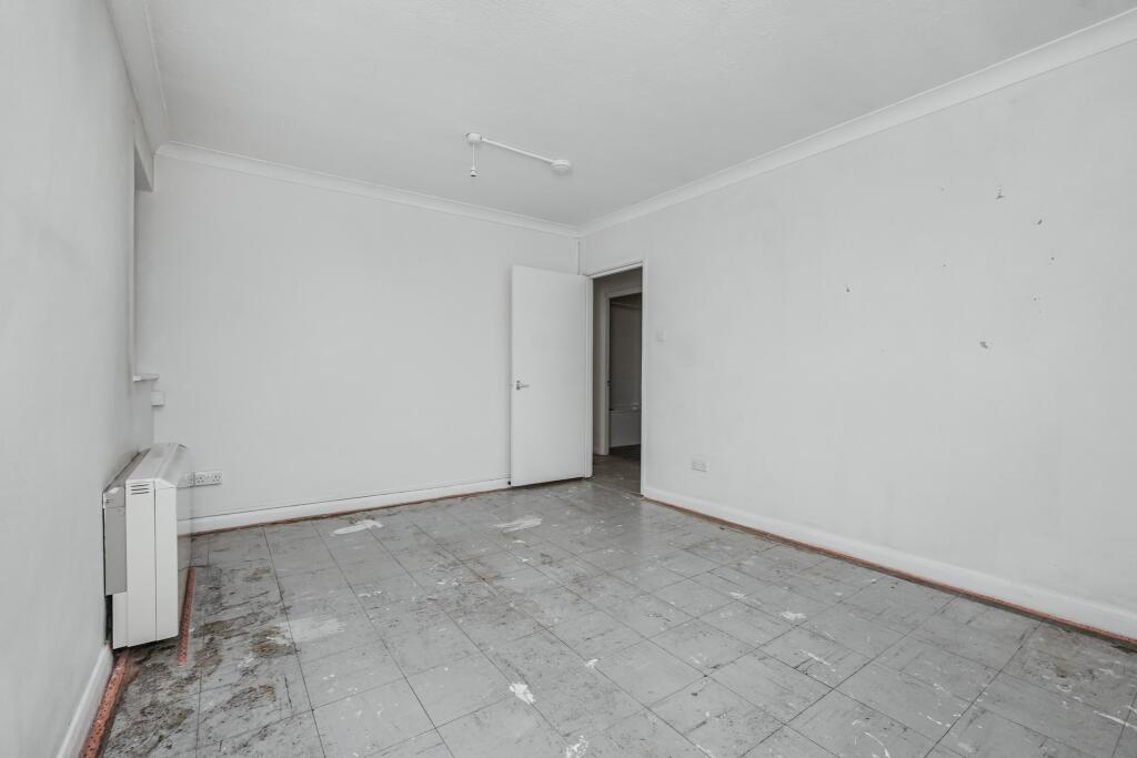 17 Halstead Close, Headcorn Drive, Canterbury, Kent, CT2 7UD