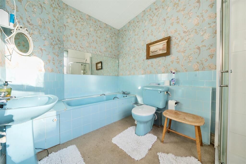 Danesfield, Rothersthorpe