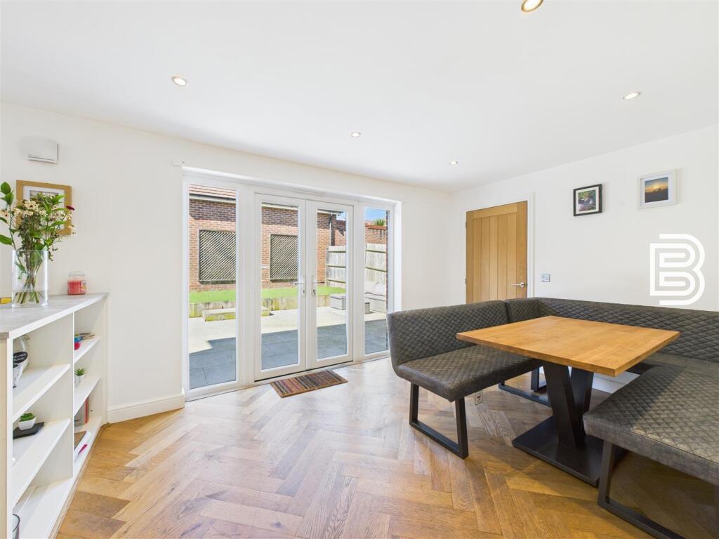 Kitchen Family Room (5).jpg