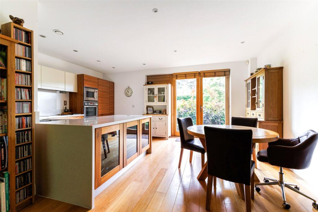 Kitchen/Dining