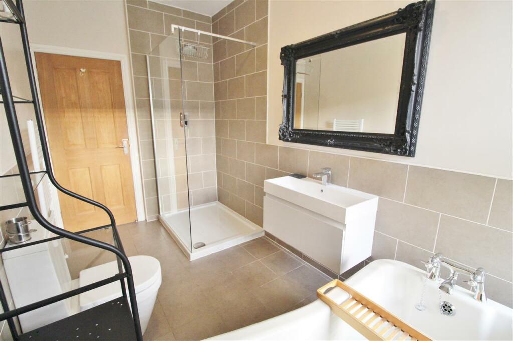 FAMILY BATHROOM -