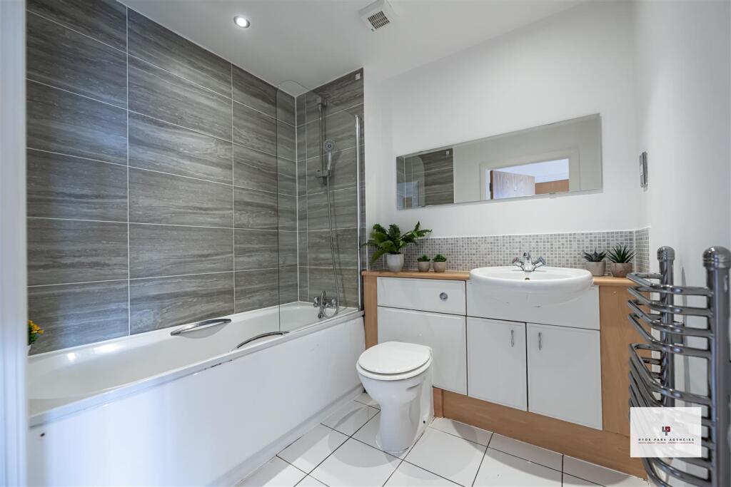 Regents Park Road 10@208-007 HR - HPA.jpg