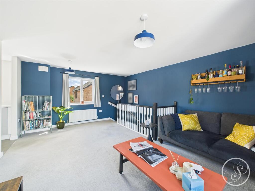 OPEN PLAN LOUNGE/KITCHEN