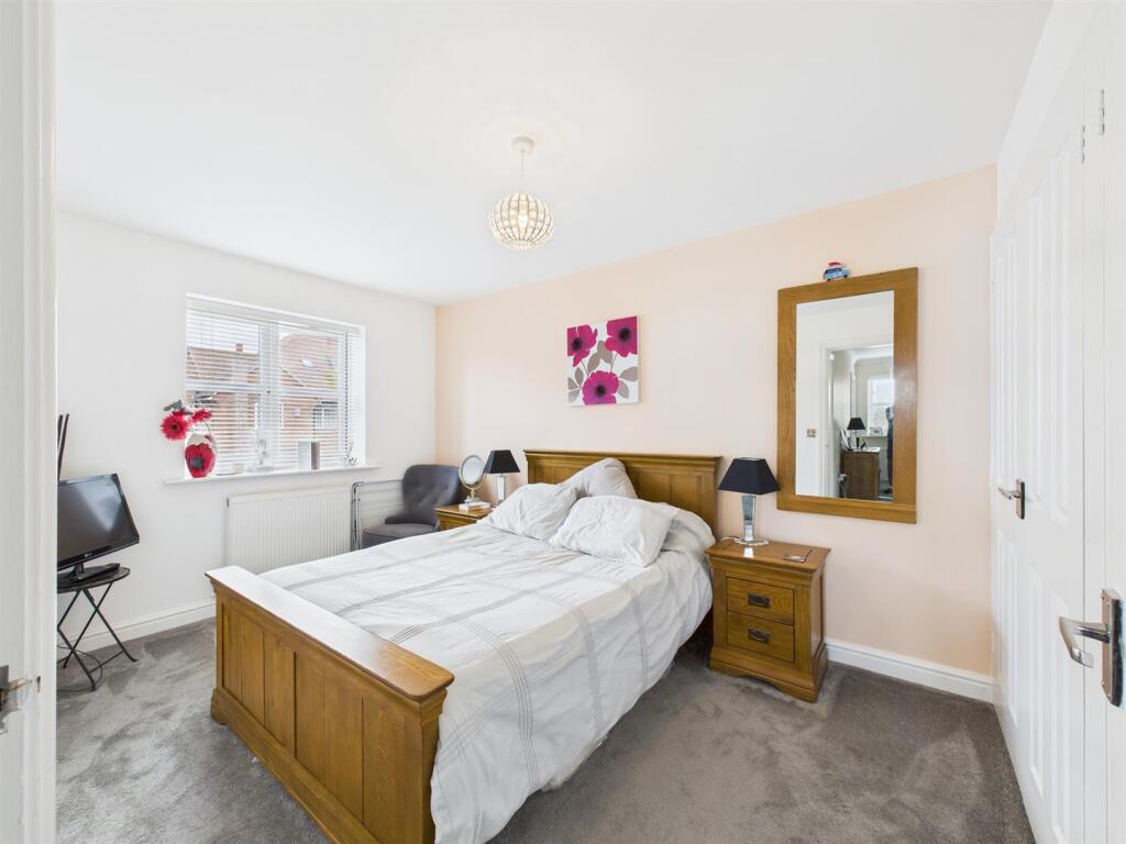 Bedroom: