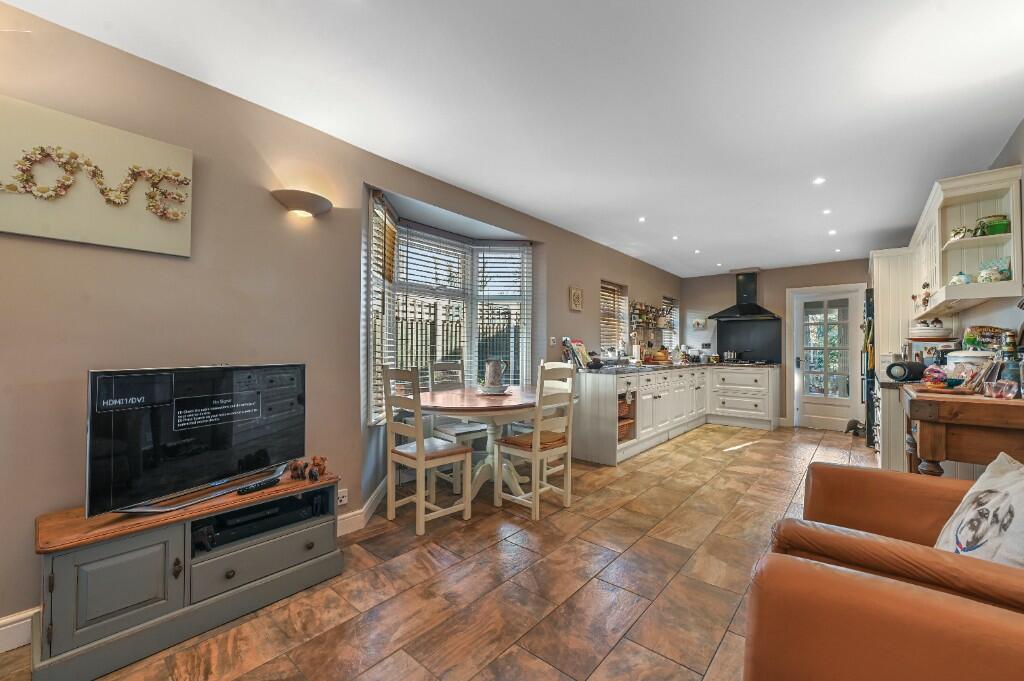 Fitted Kitchen/Diner