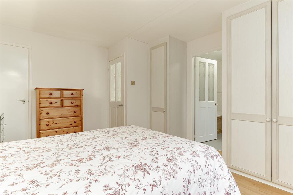 Master Bedroom - B.jpg