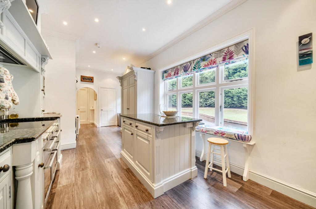 1365262-1-68ed0dc...