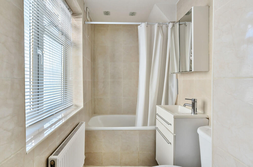 1319697-15-686d16...