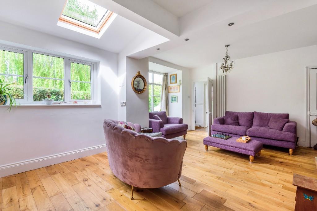 Family Room (3) 