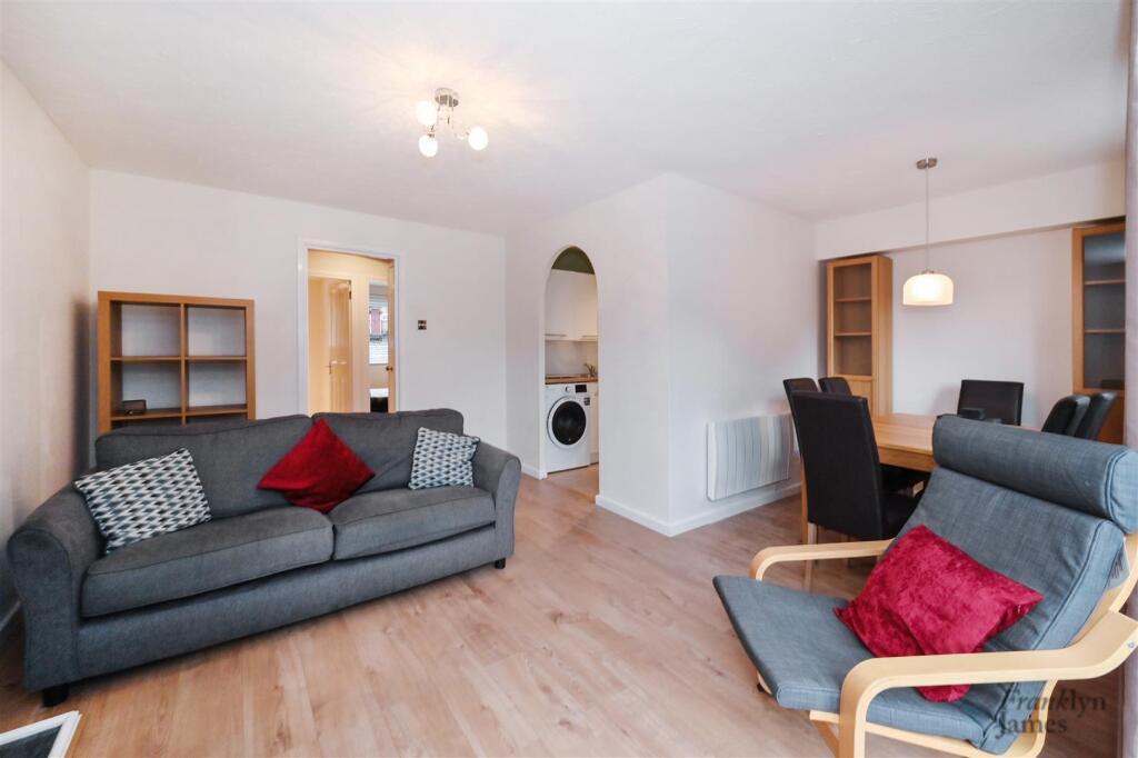 Barnfield-Place (6).JPG