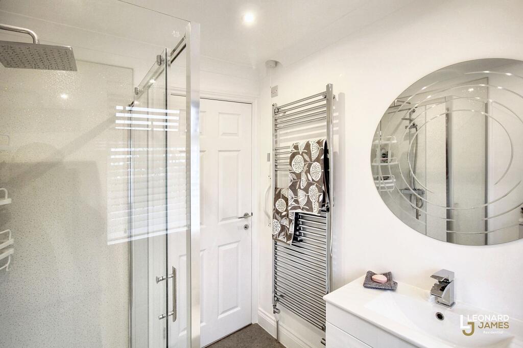 Master Bedroom En-Suite