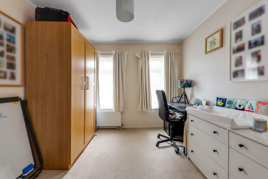 11-e42cJHPropWorld - 7 Canal Walk - 31-medium.jpg