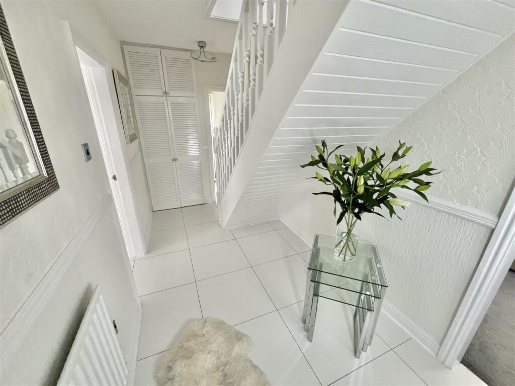 Entrance Hall Aspect 2
