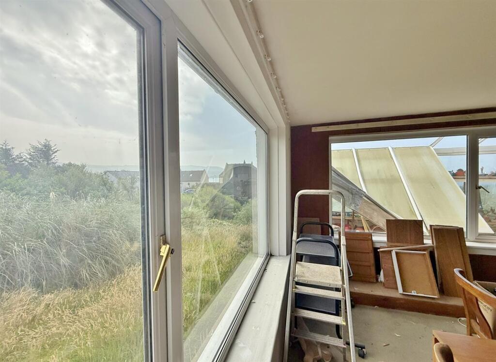 Lounge side view