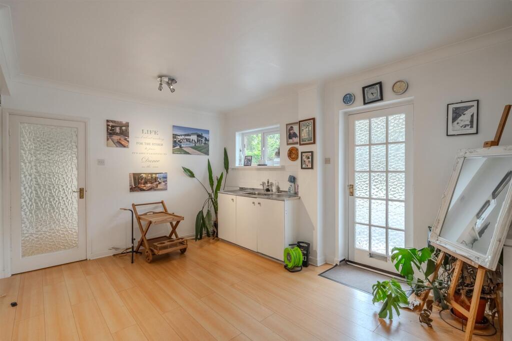 1 Parc Close-74.jpg