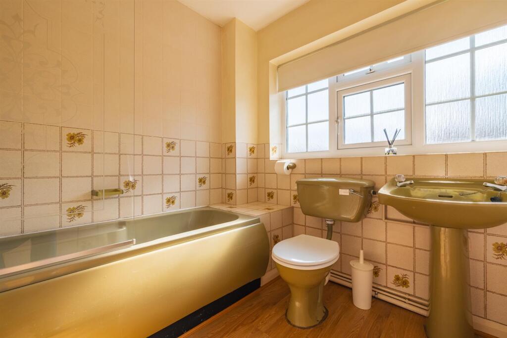 15 Old Farm Close-23.jpg