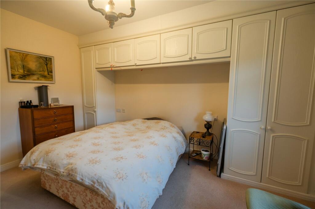 Bedroom 1 (2)