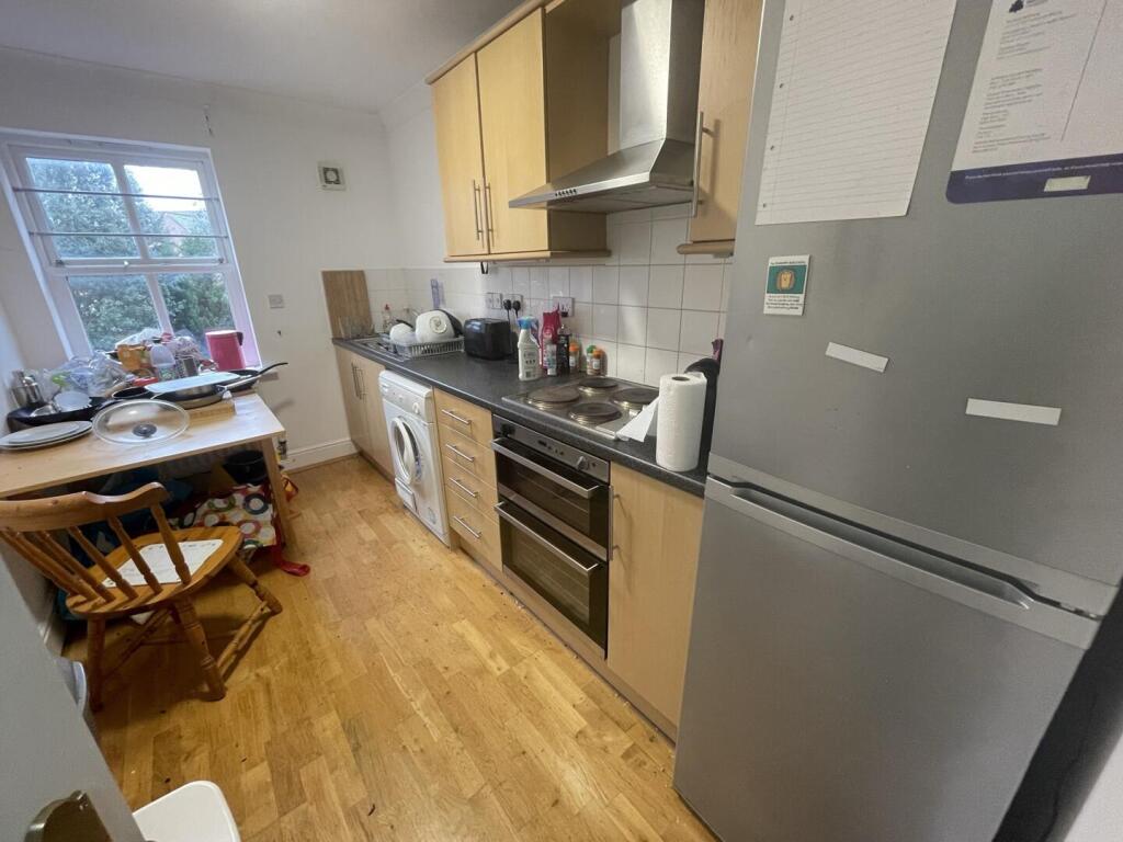 37dr.Kitchen 1st.jpg