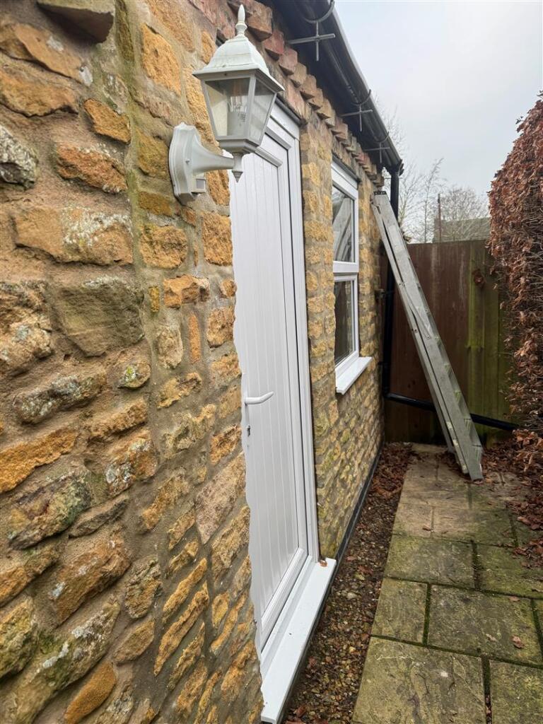 outbuilding 1.jpg