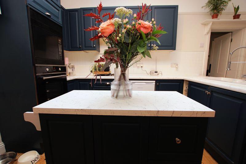 Kitchen/ Breakfast Room