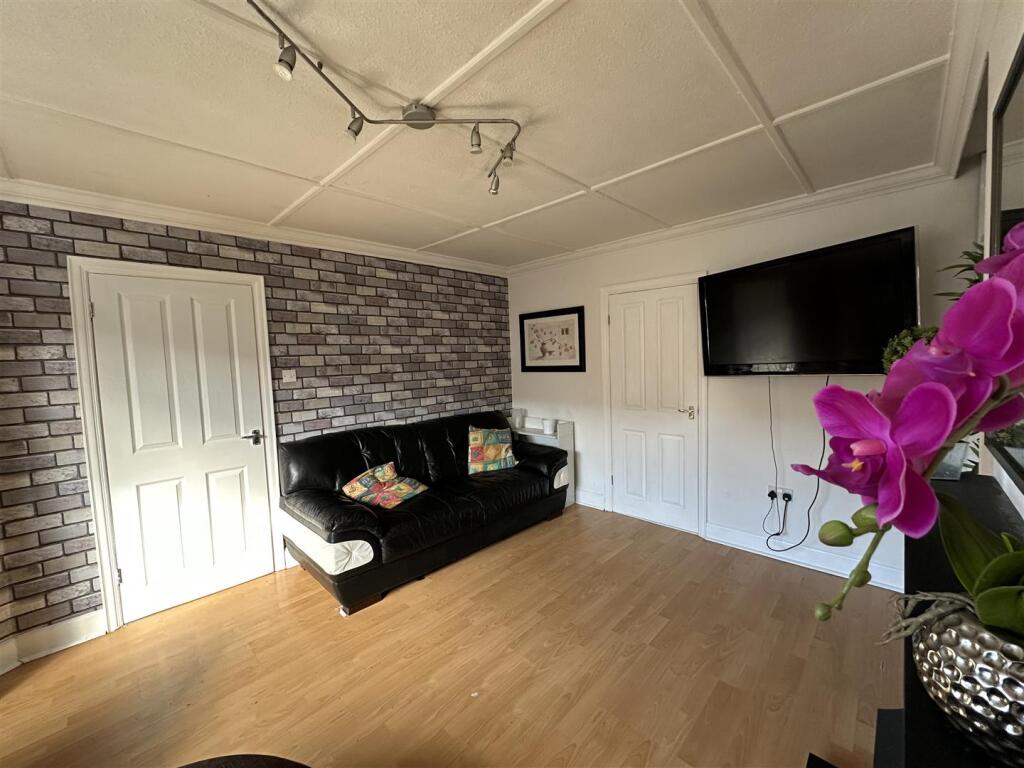 Lounge Dining Room