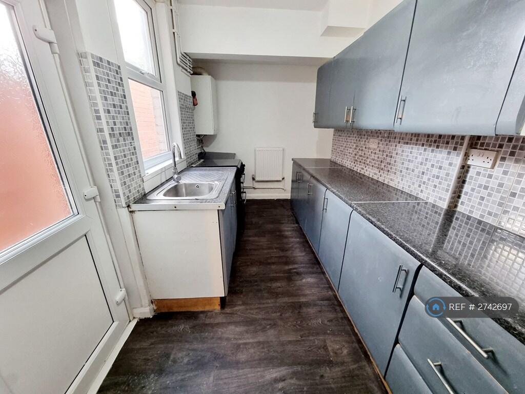 Fully-Fitted Kitchen