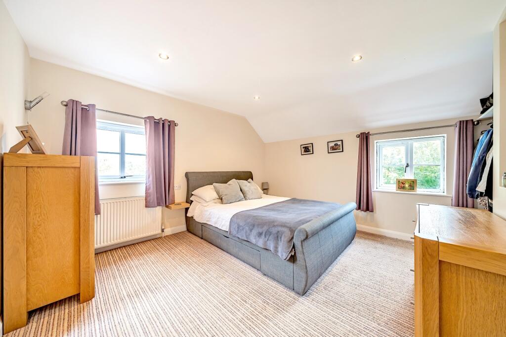 Bedroom .