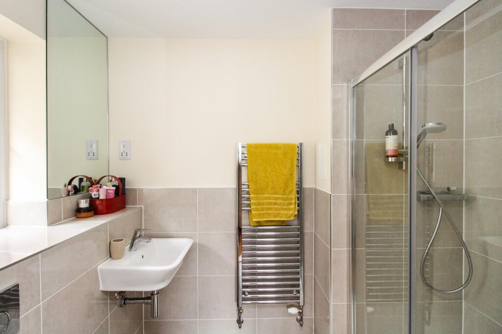En Suite 2
