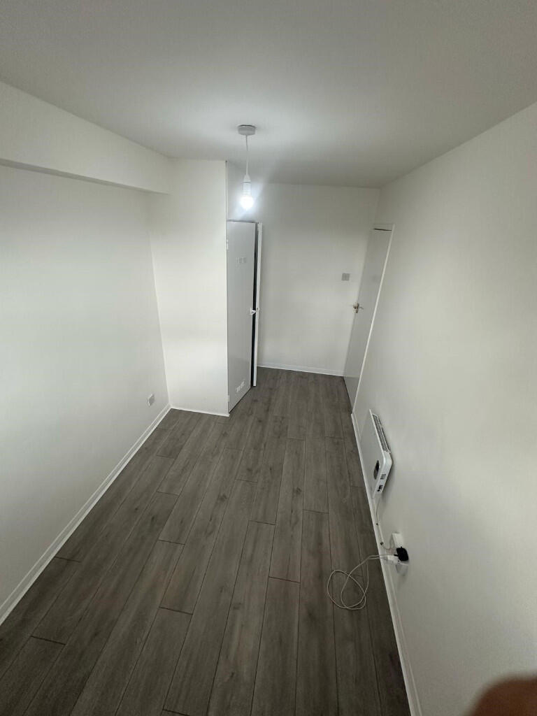 Stockingstone Road, Luton, Bedfordshire, LU2