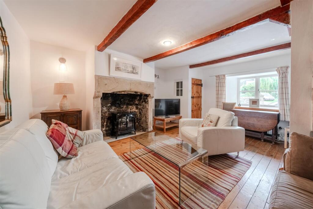 Living Space-4.jpg