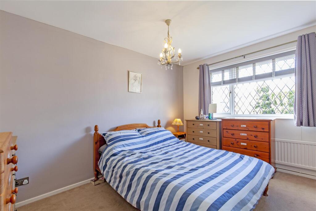 Bedroom 1-1.jpg