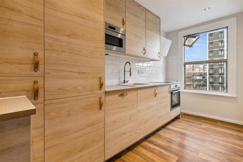 49D Gresham Road-2.jpg