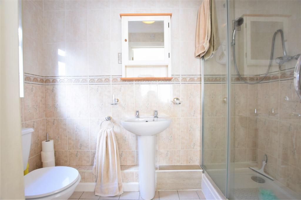 EN SUITE SHOWER ROOM