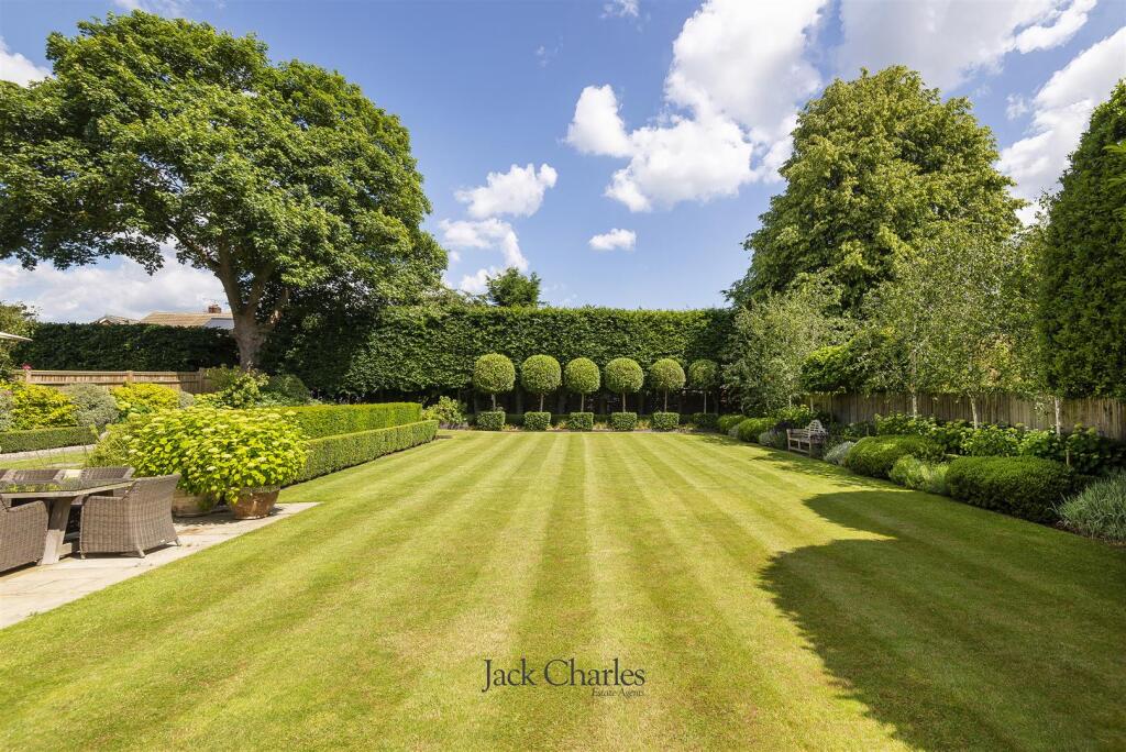 5 Yardley Park Rd, TN9 1NE 027.jpg