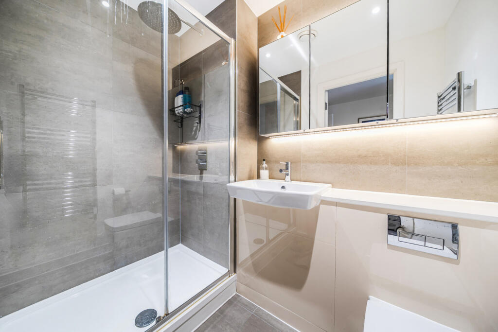 1377085-19-6911cc...