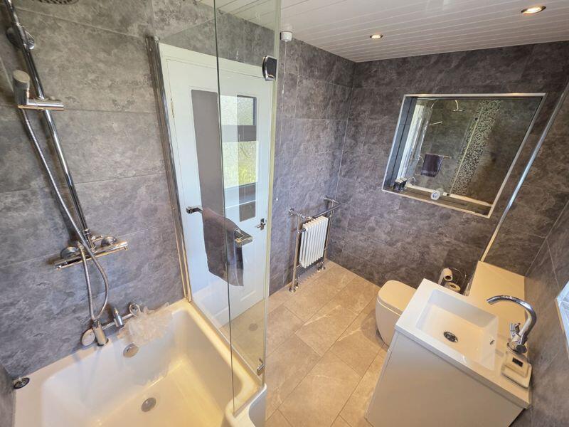 Bathroom Additional Image