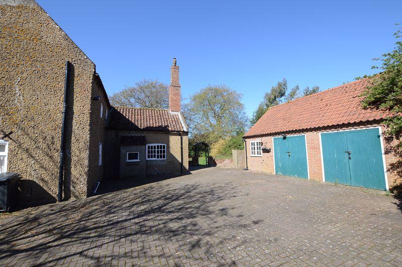 Double Garage &amp; Workshop